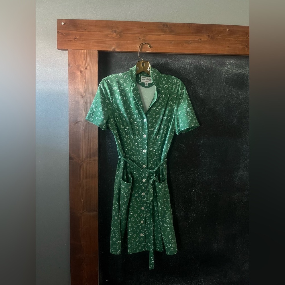 HVN dress size 4 sea shell print with green back ground euc - Picture 2 of 6